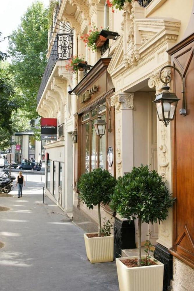 Hotel Meslay Republique Paris Exterior photo